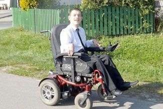 – Kontaktowałem się w sprawie asystenta z kilkoma fundacjami oraz instytucjami, ale nie potrafią mi pomóc – mówi Adam. Fot. Archiwum Adama Strzęciwilka