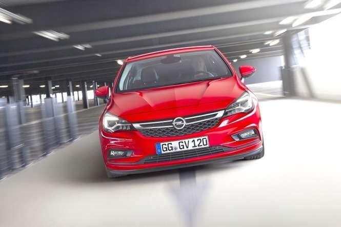 Nowa astra wejdzie do sprzedaży w listopadzie  (Fot. Opel)