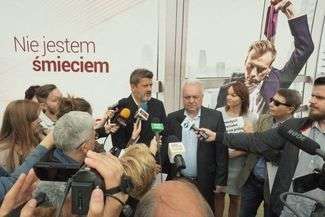 Lewica zaprezentowała program, a potem dostała mandat od Straży Miejskiej (wideo)