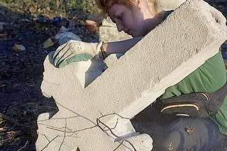 Wolontariusze wyremontowali już m.in. cmentarz w Kosmowie (Fot. Towarzystwo dla Natury i Człowieka)