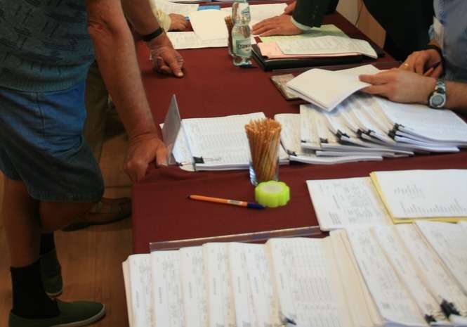 Głosowanie na budżet obywatelski odbywało się też w urzędzie miasta (fot. Radosław Szczęch)
