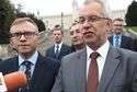 Krzysztof Michałkiewicz (z prawej) i Artur Soboń podczas sobotniej konferencji prasowej (for. Wojciech Nieśpiałowski)