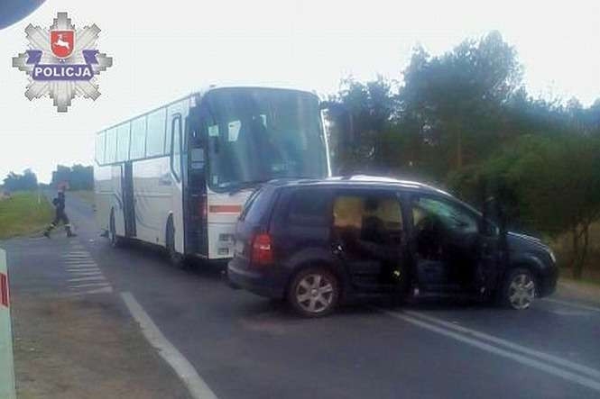 Wypadek w Paprotni (fot. Policja)