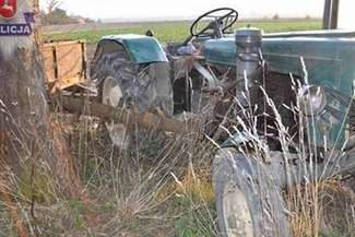 Ciągnik nagle ruszył i przejechał 64-latka
