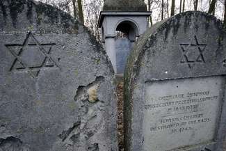 Przywrócą godność cmentarzom żydowskim