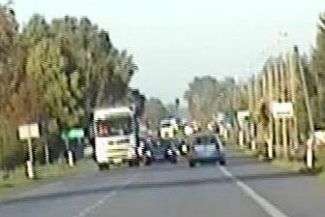 Biała Podlaska: Wyprzedzali "na trzeciego", stracili prawo jazdy (wideo)