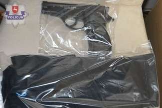 Biłgoraj: Na zakupy przyszedł z bronią za paskiem