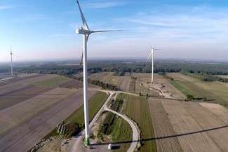 10 z 16 wiatraków już stoi na Farmie Wiatrowej Lubartów