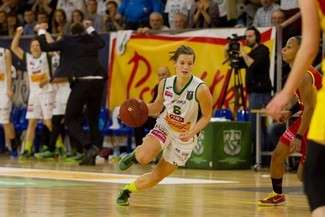 Dominika Owczarzak jest w tym sezonie mocnym punktem Pszczółki AZS UMCS Lublin i może liczyć na sporo minut w najbliższych meczach kadry, fot. azs.umcs.pl