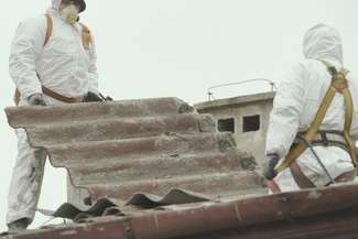 Zamość zdejmuje azbestowe dachy