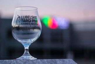 Na targach będzie można kupić też szklankę imprezy. To tzw. snifter, czyli kieliszek degustacyjny dzięki któremu łatwiej poczuć wszystkie aromaty piwa