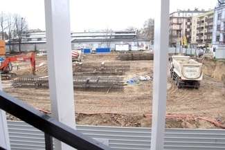 Na budzący zainteresowanie mediów przetarg zgłosiło się pięciu inwestorów. Licytacja zaczęła się od ceny wywoławczej 8,5 miliona złotych