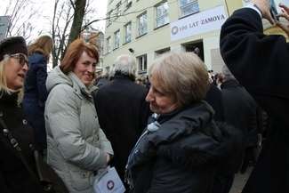 100 lat Zamoya. Absolwenci wrócili do klas po latach (zdjęcia)