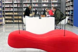 Z biblioteki każdego dnia korzysta około 400 osób (fot. Jacek Barczyński)