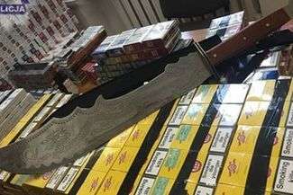 30-latek maczetą groził policjantom