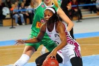 Marta Jujka jest podstawową środkową Pszczółki AZS UMCS Lublin, ale straciła miejsce w kadrze, fot. Łukasz Lubiński/energa-katarzynki.pl