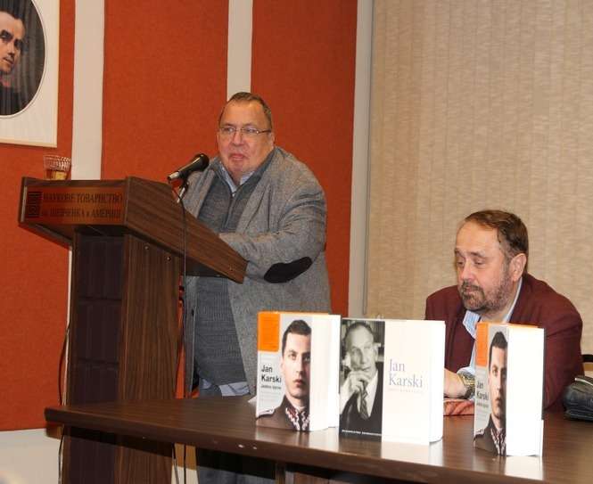 Prof. Michael Szporer i Waldemar Piasecki w czasie promocji książki „Jedno życie” (fot. Wasyl Łopuch)