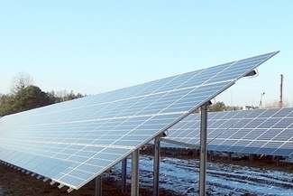 Gmina zainwestowała w farmę fotowoltaiczną. Teraz płaci o połowę mniej za prąd