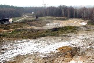 Stok narciarski w Kumowej Dolinie czeka na śnieg. Niedługo pojawią się tam dwa wyciągi (fot. Jacek Barczyński)