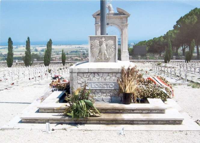 Cmentarz żołnierzy polskich w Loreto (fot. ze zbiorów Roberta Ocha)
