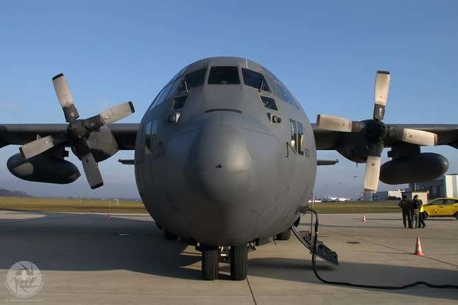 W ubiegłym miesiącu zrealizowano 338 operacji lotniczych. Jednym z „gości” lubelskiego lotniska był amerykański samolot transportowy C-130 Hercules (Fot. Lubelska Grupa Spotterska)