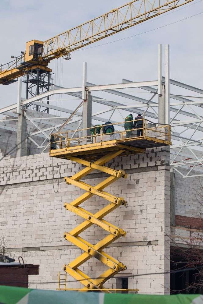 Prace wysokościowe z wykorzystaniem podestu ruchomego