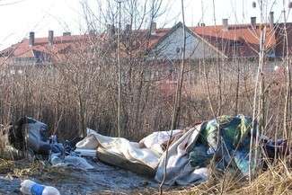 Trudno w to uwierzyć, ale w tym miejscu „mieszka” człowiek (fot. Jacek Barczyński)