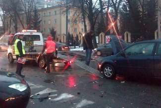 Kolizja na Al. Racławickich. Korki w centrum