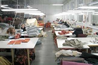 W uruchomionej w ubiegłym roku firmie HB Meble już pracuje ponad 100 osób