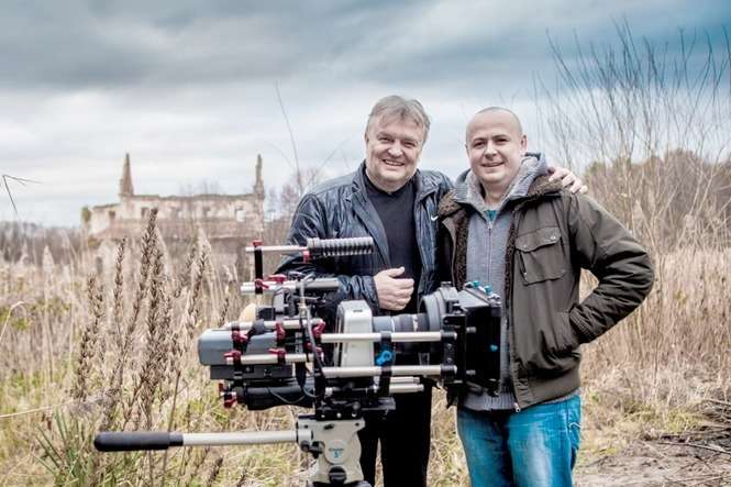 Krzysztof Cugowski i Wojciech Czerniatowicz na planie teledysku “Przebudzenie”. Fot. Krzysztof Kaczmarski<br />
