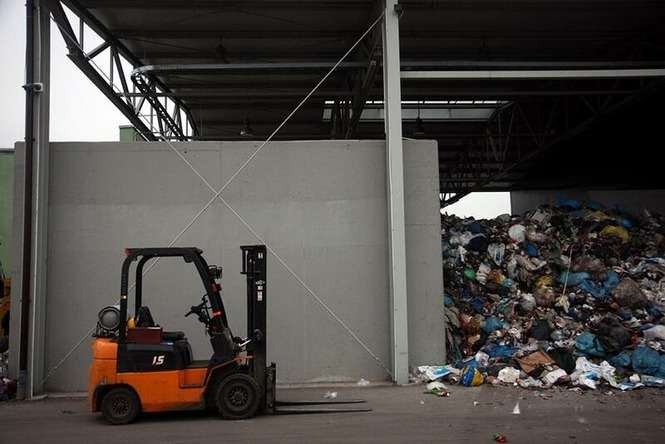 Umowy z firmami wywożącymi odpady mają obowiązywać do połowy roku 2018