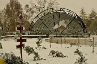 Zima w zamojskim ZOO: Piłka lekiem na całą nudę. A dla kopytnych radio