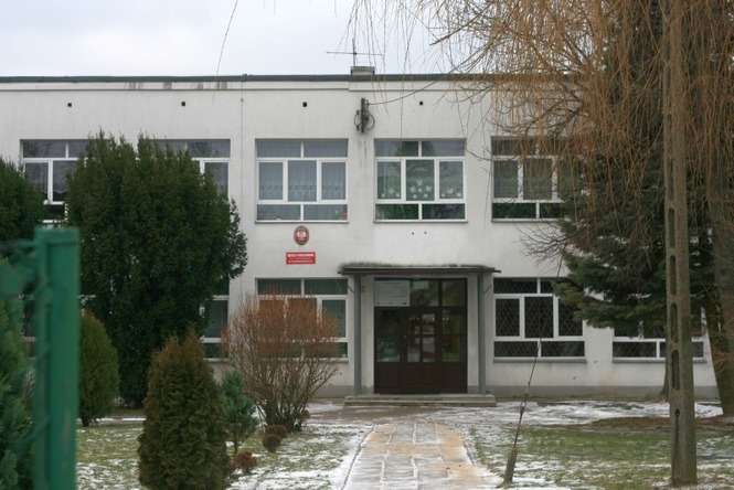 Szkoła Podstawowa w Karmanowicach (fot. Radosław Szczęch)
