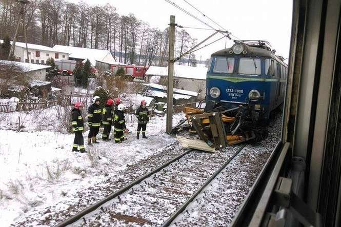 Wypadek na przejeździe kolejowym w Starej Rokitni. Fot. czytelnik Łukasz