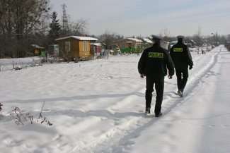 Miał 35 stopni, leżał zmarznięty na podłodze. Uratowali go policjanci