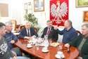 Delegację z Czernichowa przyjęli gospodarze powiatu krasnostawskiego (na zdjęciu) oraz miasta Krasnystaw oraz gminy Siennica Różana