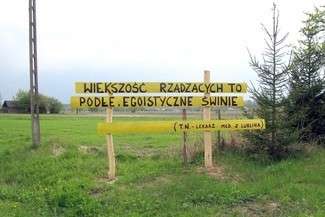 Autorowi haseł marzy się urządzenie, jakie widuje na stadionach w czasie telewizyjnych transmisji meczów piłkarskich (fot. Czytelnik)