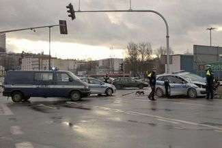 Lublin: Zderzenie mazdy z radiowozem. Duże utrudnienia w ruchu (zdjęcia)