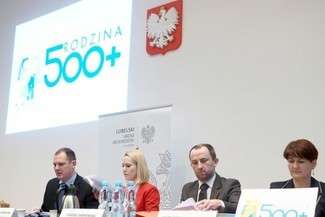 Szkolenie urzędników z woj. lubelskiego w sprawie obsługi programu „Rodzina 500 plus” (fot. Wojciech Nieśpiałowski)