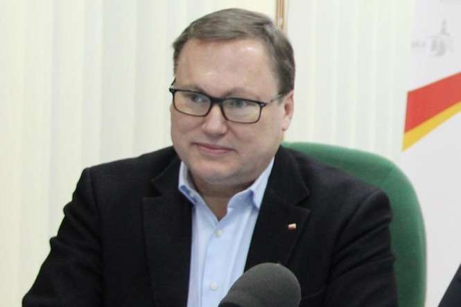 Senator Grzegorz Bierecki nie rezygnuje z pomysłu budowy „fizycznej ochrony” przed nielegalnymi imigrantami wzdłuż wschodniej granicy