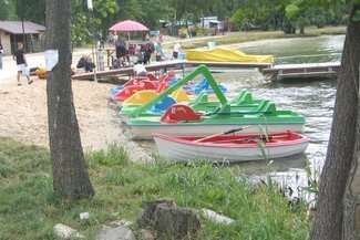 Zachowanie czystości Jeziora Białego to być albo nie być dla właścicieli hoteli o ośrodków wypoczynkowych. – Nad brudną wodę nikt nie przyjedzie – tłumaczą