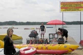 To, czy banan nadal będzie śmigał z letnikami po jeziorze, okaże się w marcu 
