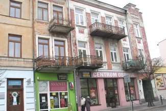 Domy przy takich ulicach drżą. Mieszkańcy boją się, że kamienica się zawali