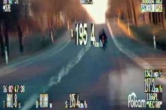 Motocyklista jechał prawie 200 km/h. Nagranie z wideorejestratora