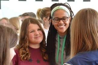 Jhasmin Player i jej koleżanki z Pszczółki AZS UMCS Lublin nie stroniły od zdjęć z uczniami i rozdawania autografów

Fot. azs.umcs.pl