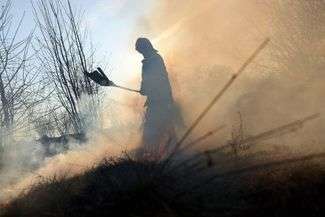 Leśnicy i strażacy apelują do rolników, aby powstrzymali się od wypalania traw
