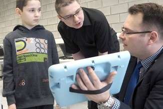 – Obecnie Kamil byłby w stanie zaprojektować układ scalony od podstaw – nie kryje tato chłopca, fot. Wojciech Nieśpiałowski