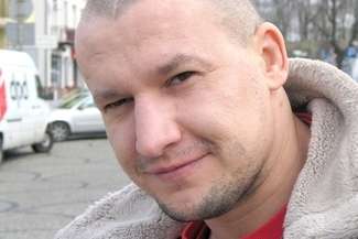 Nastolatkowie kupują na imprezach alkohol? "Połowa uczestników bywa pijana"