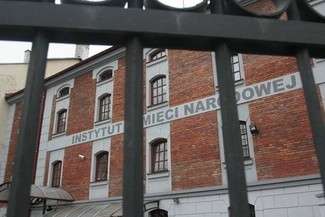 Dokumenty przeanalizują naukowcy z IPN