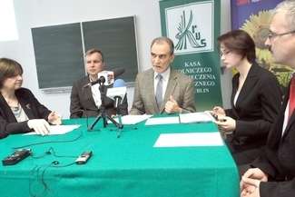 Bezpieczeństwu pracy w sektorze rolniczym poświęcone było seminarium na Uniwersytecie Przyrodniczym w Lublinie, które odbyło się 19 kwietnia. Wzięli w nim m.in. udział dr hab. Eugenia Czernyszewicz, prodziekan Wydziału Ogrodnictwa i Architektury Krajobrazu UP, Zdzisław Antoń, dyrektor lubelskiego KRUS-u i Paweł Górski z firmy 3M Poland